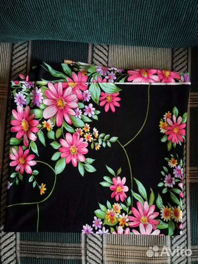 Отрез ткани (кримплен)