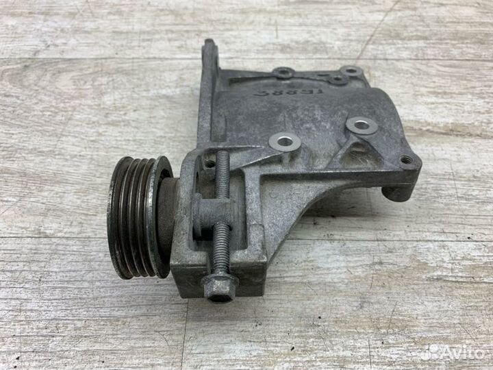 Кронштейн компрессора кондиционера Suzuki Vitara