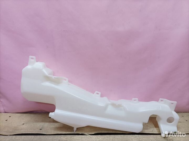 Бачок стеклоомывателя Mitsubishi Pajero 4 2006