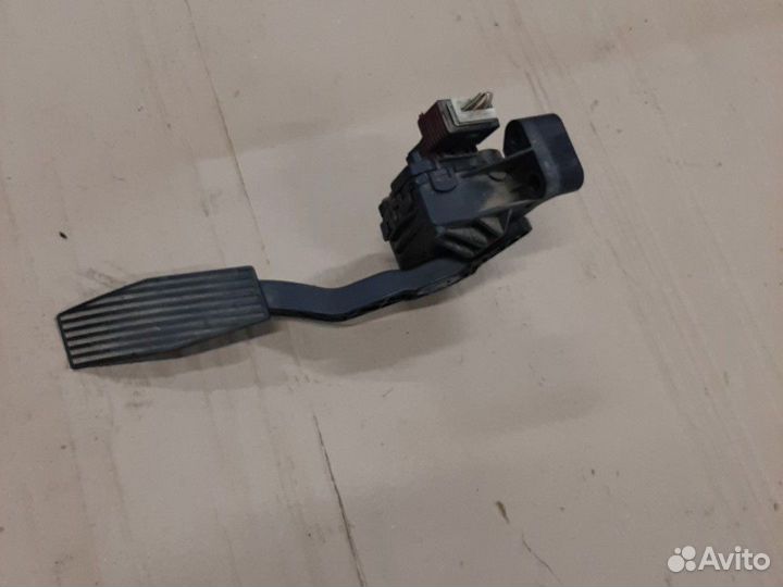 Электронная педаль газа Opel Astra H