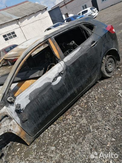 Разбор (б/у Запчасти) Kia Rio хетчбек 2015