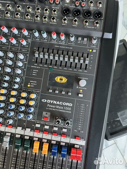 Активный микшерный пульт