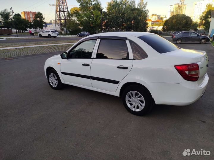 LADA Granta 1.6 МТ, 2015, 104 900 км
