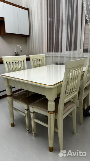 Кухонный стол. Доставка по всей России
