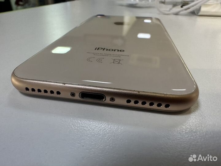 iPhone 8, 64 ГБ