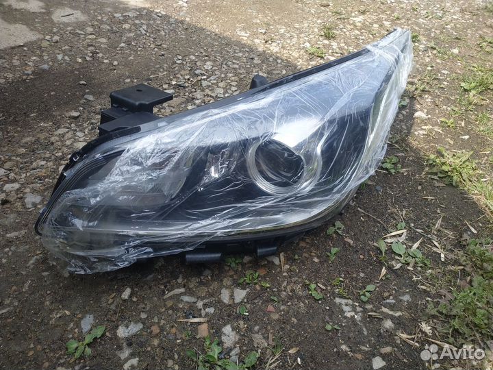 Передние фары на Киа Рио 4