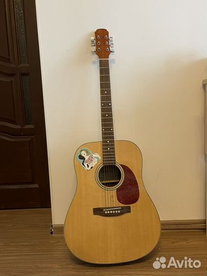 Акустическая гитара