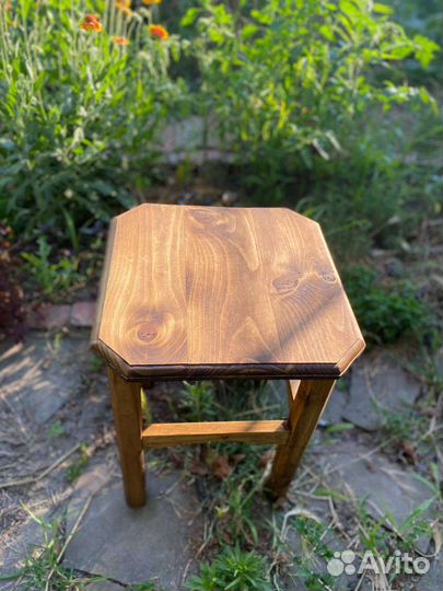 Табурет деревянный