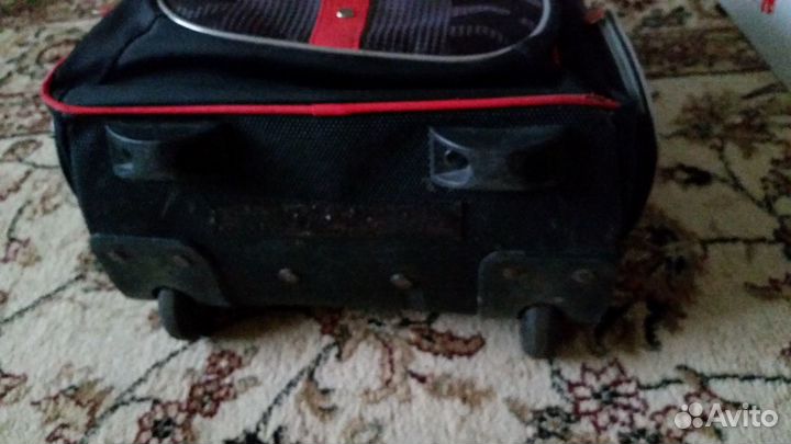 Рюкзак школьный на колесах