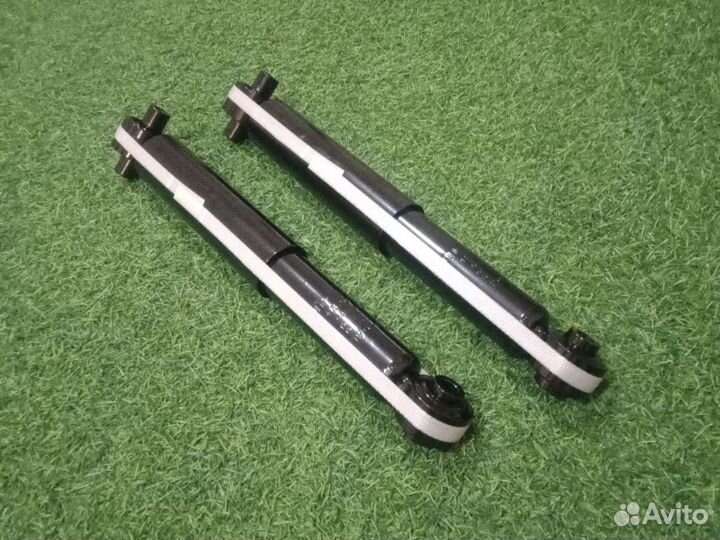 Задний амортизатор комплект Форд Фокус 2