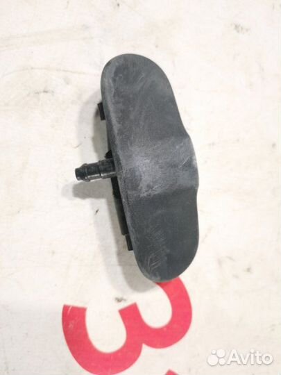 Форсунка стеклоомывателя правая Porsche Cayenne