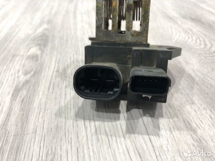 Резистор вентилятора охлаждения Citroen C-Elysee