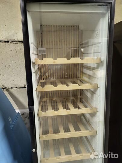 Винный холодильник шкаф Helkama