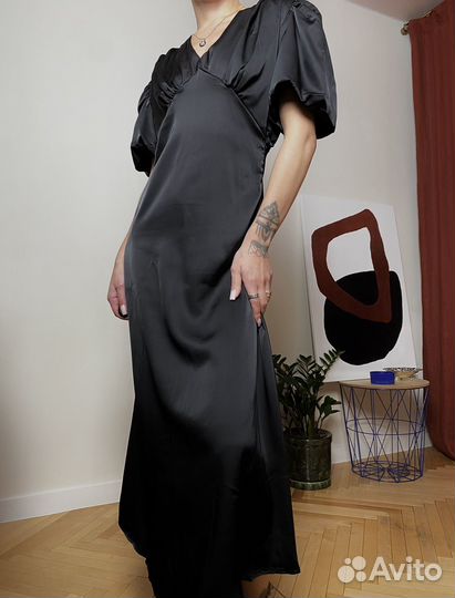 Платье с объемными рукавами