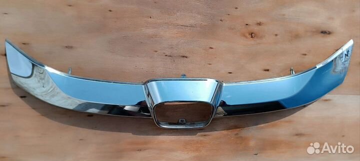 Решетка (хром накладка) радиатора Honda Shuttle