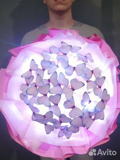 Букет из бабочек с подсветкой