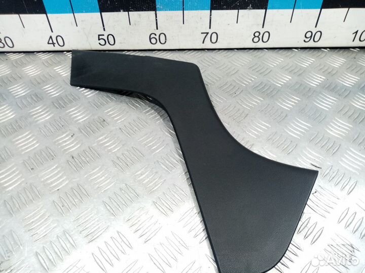 Б/У Накладка декоративная правая#001