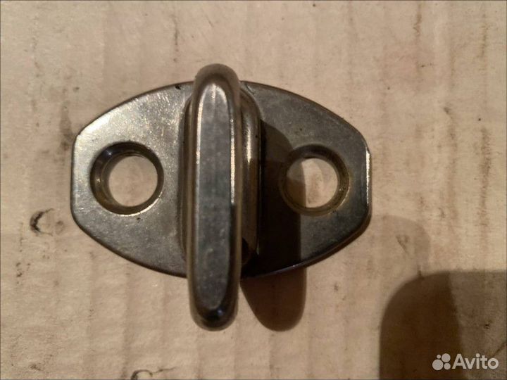Ответная часть замка двери Volkswagen Passat