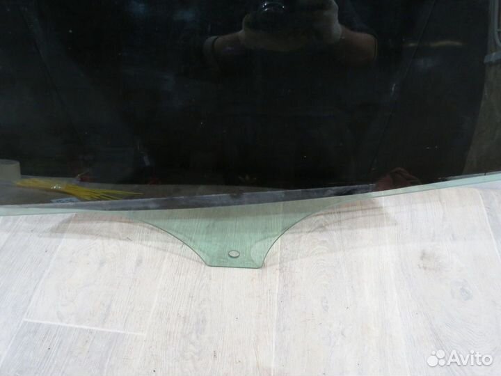 Стекло заднее левое Ford Focus 3