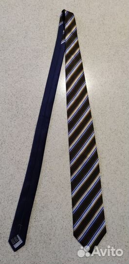 Галстук фирмы Tommy Hilfiger