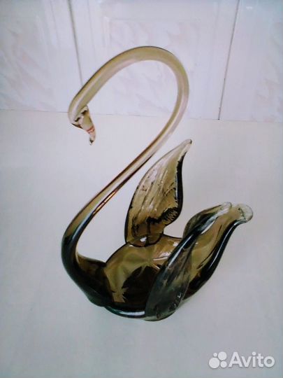 Лебедь стеклянный. Ваза