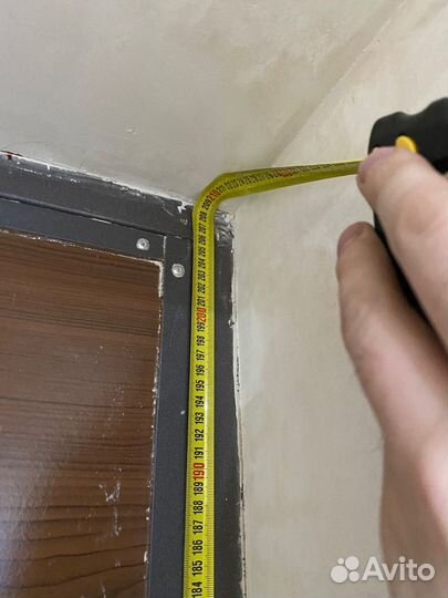 Дверь входная металлическая от застройщика