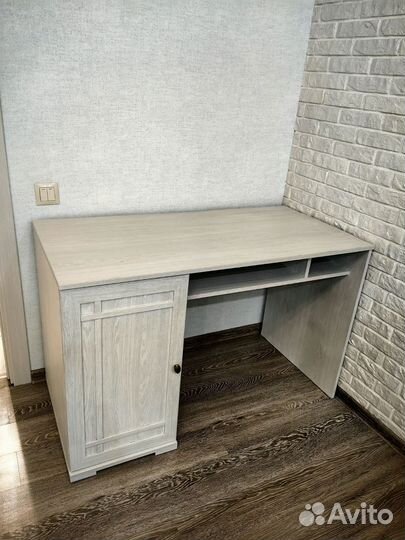 Письменный стол