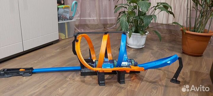 Трек Hot Wheels Экшн Винтовое столкновение