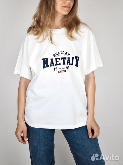 Белая футболка оверсайз с принтом