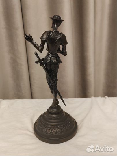 Статуэтка дон кихот