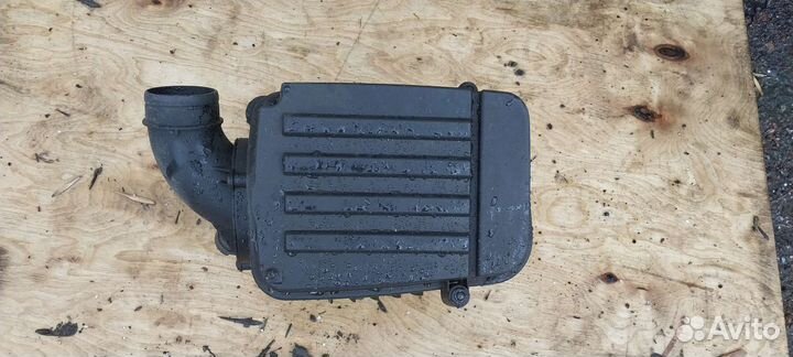 Корпус воздушного фильтра Skoda Octavia A5 BSE 1.6