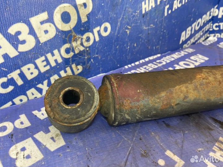 Передний амортизатор подвески. Western Star тягач