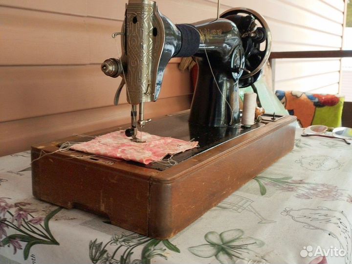 Швейная машинка подольская ручная СССР
