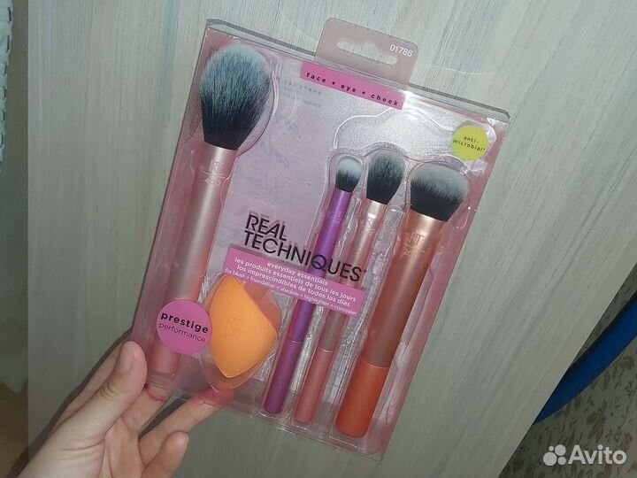 Кисти для макияжа real techniques