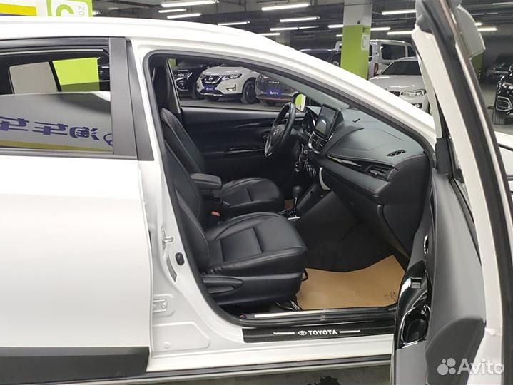 Toyota Yaris 1.5 CVT, 2020, 42 000 км