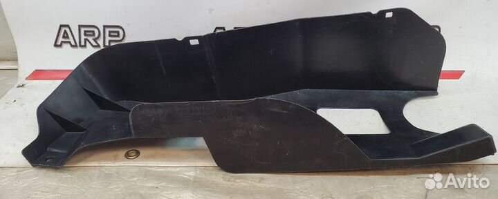 Пыльник заднего бампера левый Lexus LX 2015-2022