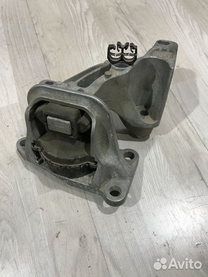 Опора двигателя двс Кронштейн Renault megane 3 Пра