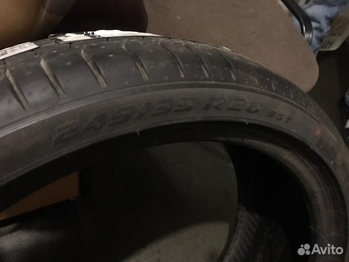 Pirelli P Zero 245/35 R20