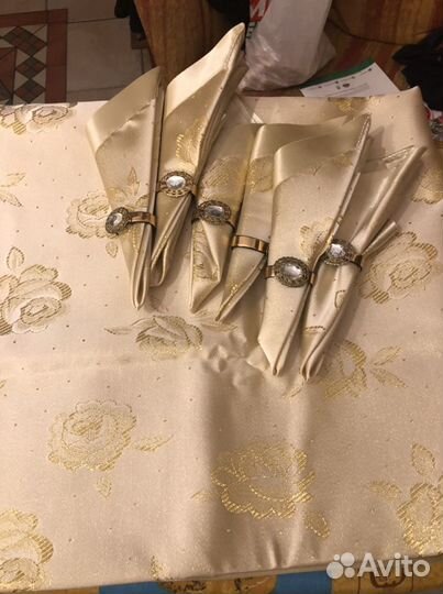 Скатерть с салфетками