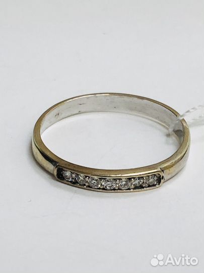 Золотое кольцо с бриллиантом