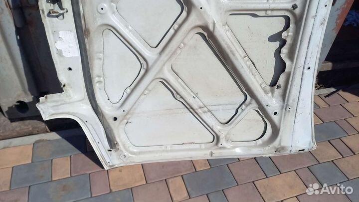 Капот на toyota vista