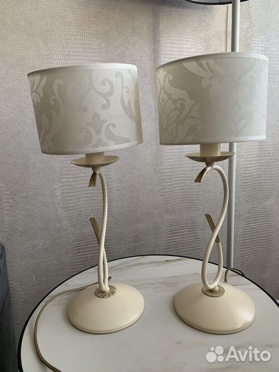 Люстра и прикроватные светильники