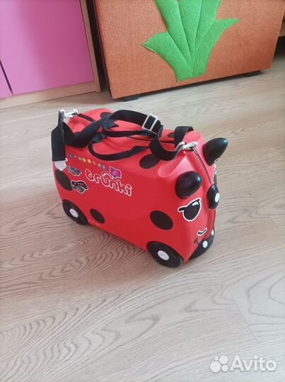 Детский чемодан Trunki красный Божья Коровка