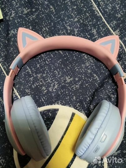 Кошачьи уши с беспроводными bluetooth наушниками