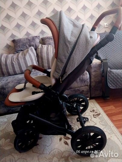 Прогулочная коляска с надувными колесами