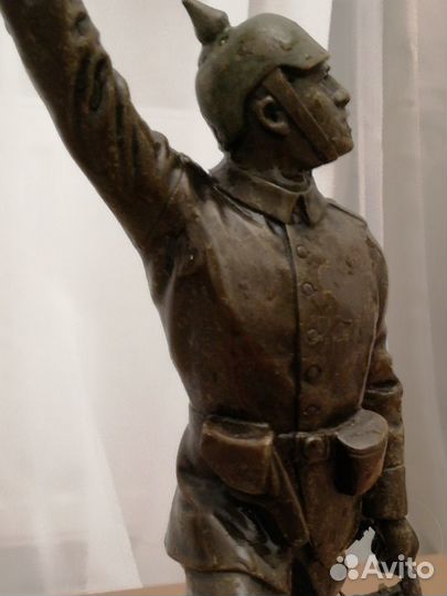 Статуэтка воина