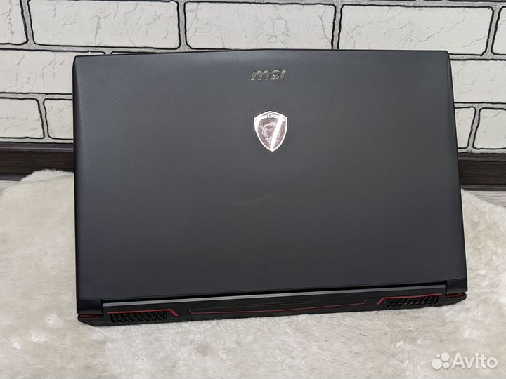 MSI /i7-7700HQ /GTX1060/16GB/SSD/FHD IPS/Подсветка