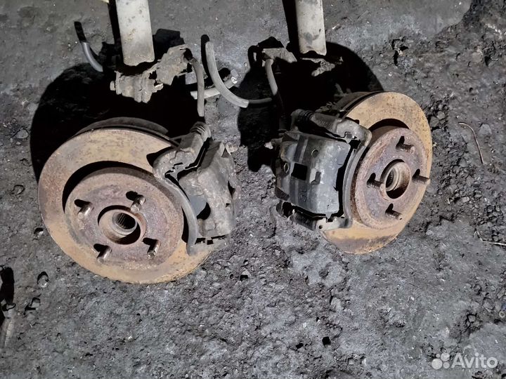 Поворотный кулак Аlmera n15