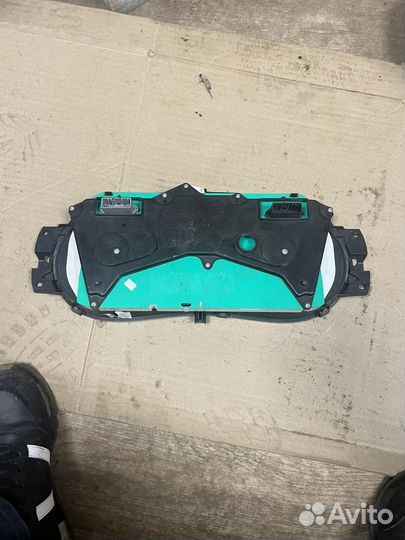 Щиток приборов Renault Sandero 1