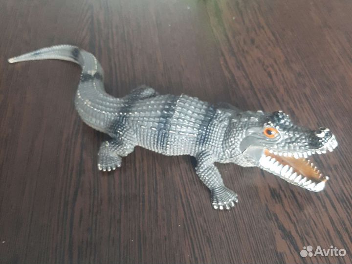 Динозавр,игуана